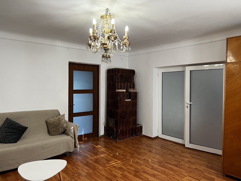 Aparatorii Patriei, statie metrou 1 min.