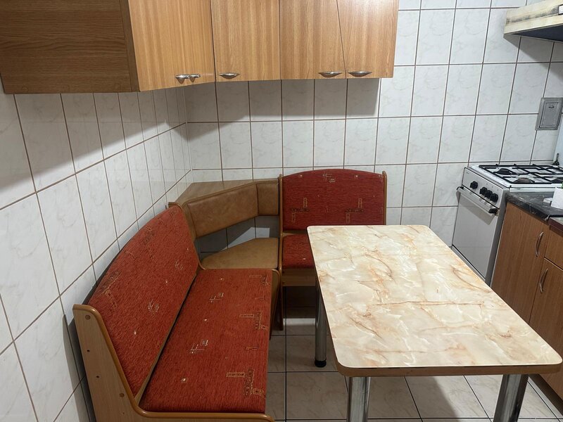 Aparatorii Patriei, statie metrou 1 min.